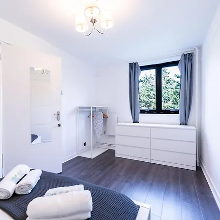 Luxury 3 Bedroom Flat With Balcony In Westbourne Park Londra Esterno foto