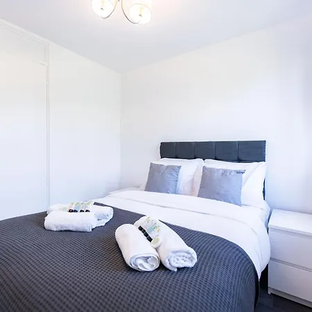 Luxury 3 Bedroom Flat With Balcony In Westbourne Park Londra Esterno foto