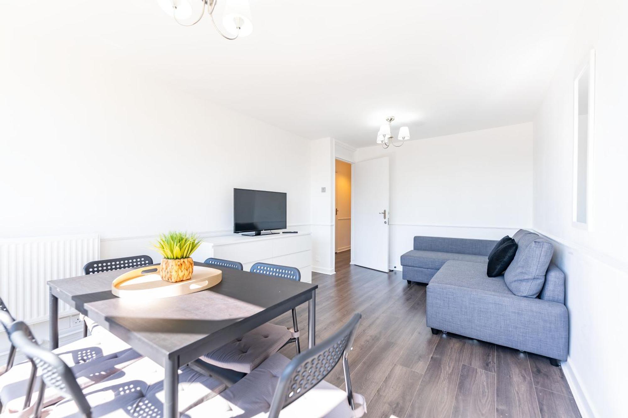 Luxury 3 Bedroom Flat With Balcony In Westbourne Park Апартаменты Лондон