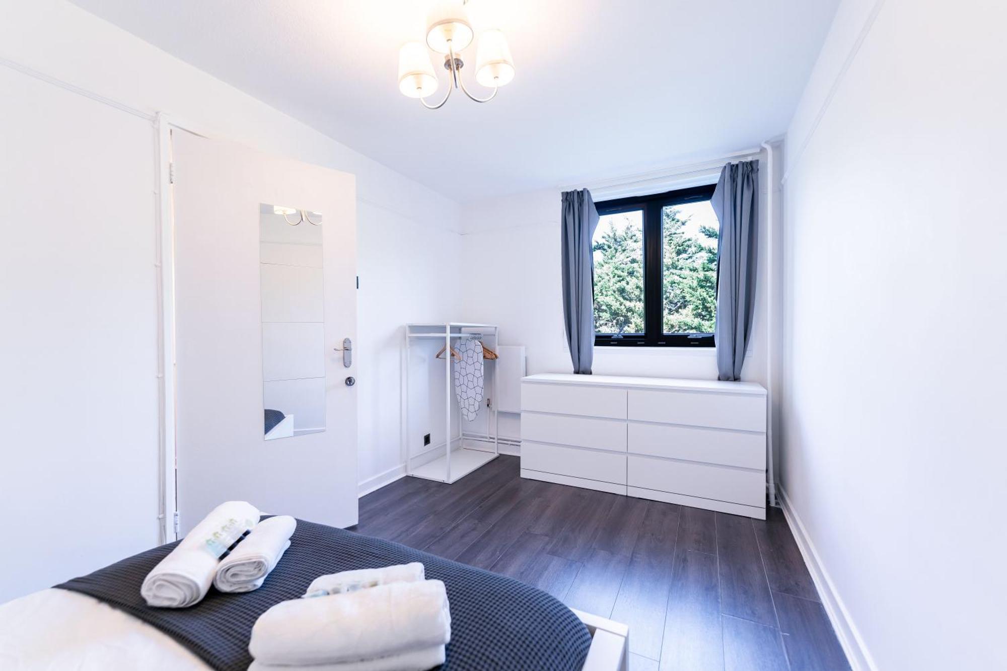 Luxury 3 Bedroom Flat With Balcony In Westbourne Park * Лондон