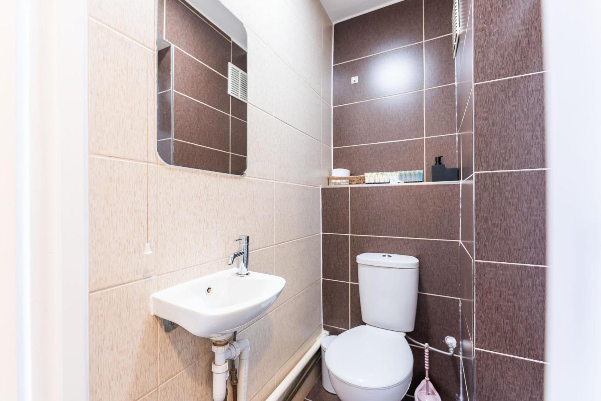 Апартаменты Luxury 3 Bedroom Flat With Balcony In Westbourne Park *