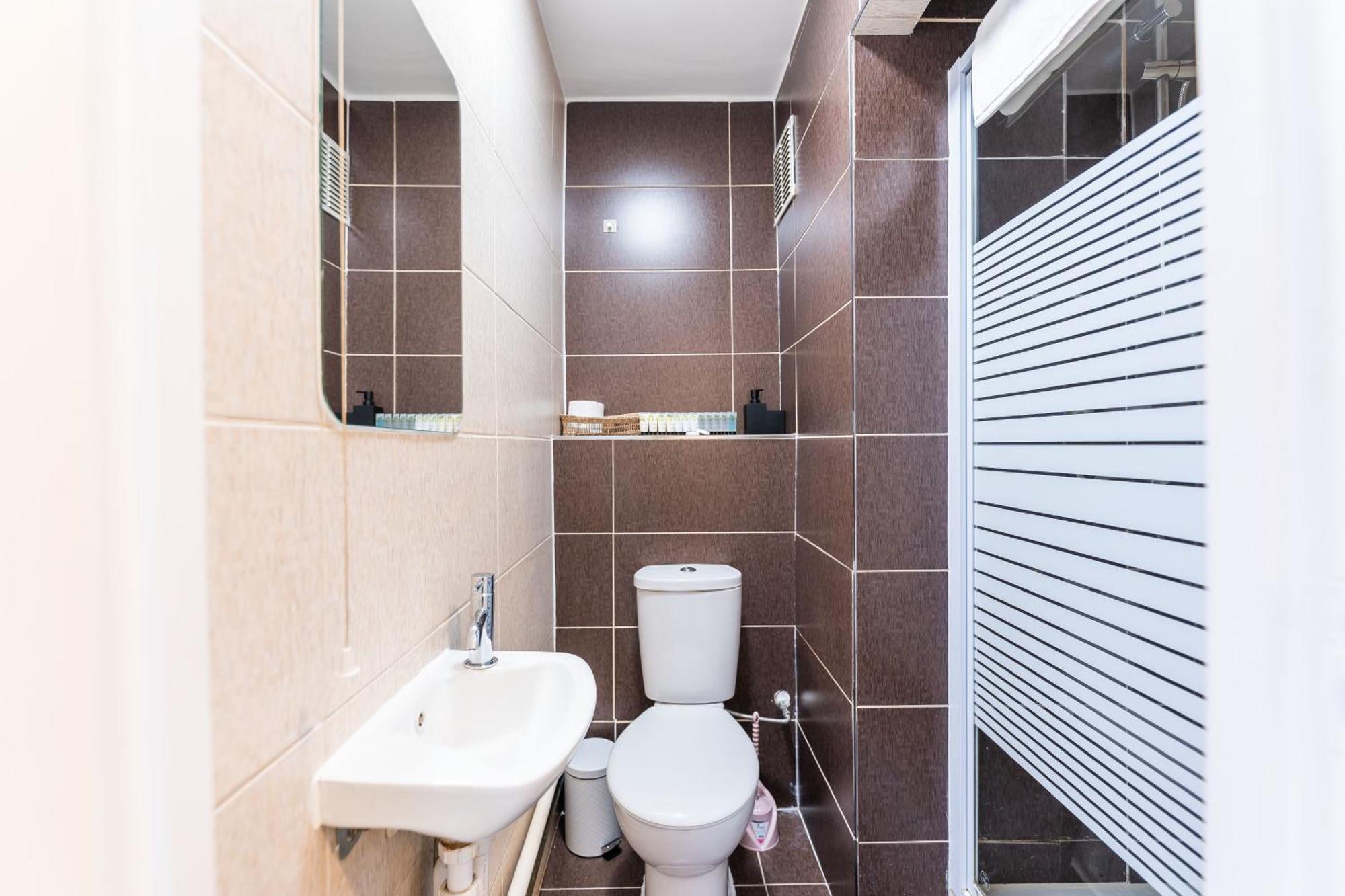 Апартаменты Luxury 3 Bedroom Flat With Balcony In Westbourne Park